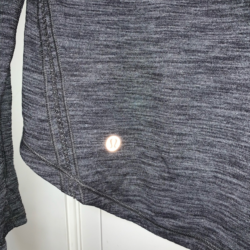 Lululemon long sleeve woman’s 4